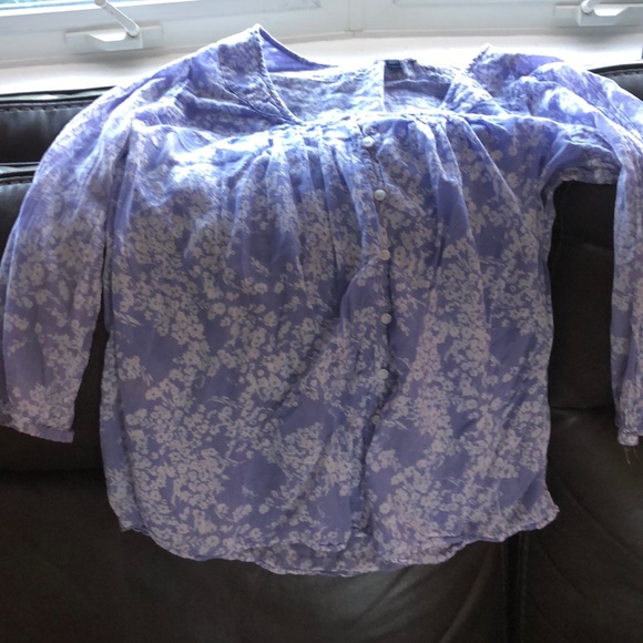GAP Tops - Light 3/4 sleeve gap shirt
